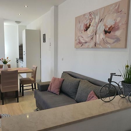 Apartment Rados Dugopolje Luaran gambar