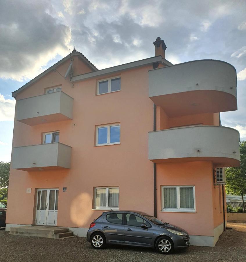 Apartment Rados Dugopolje Luaran gambar