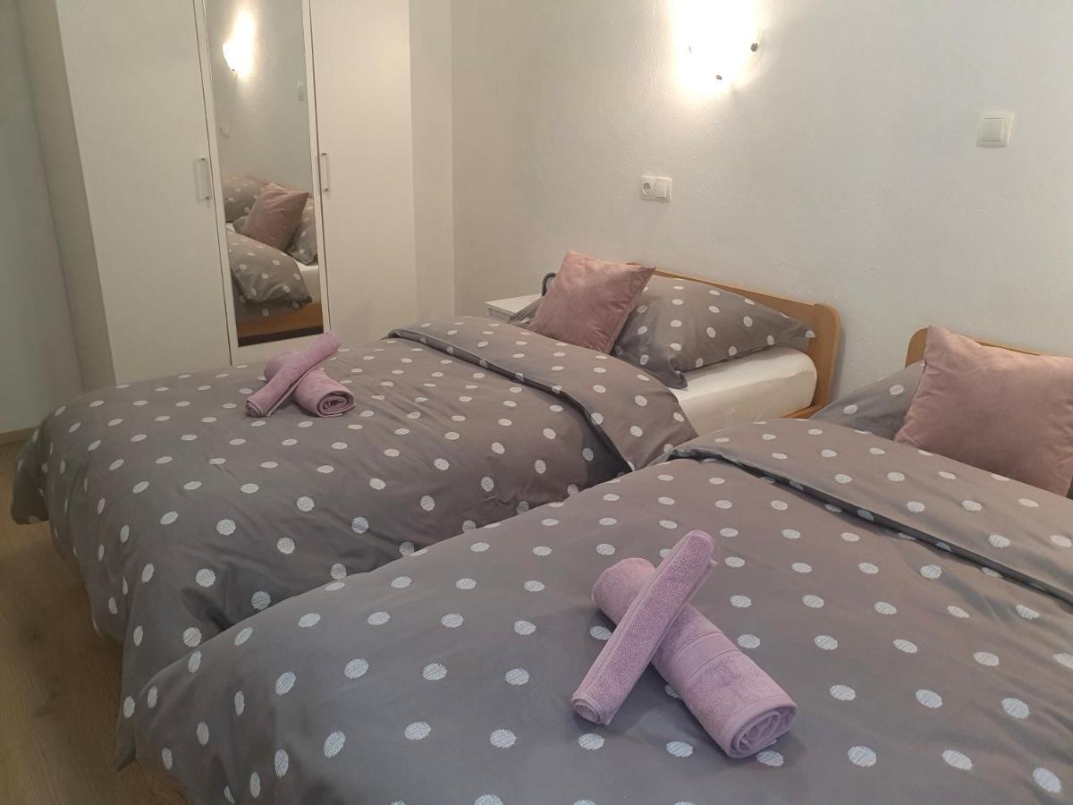 Apartment Rados Dugopolje Luaran gambar