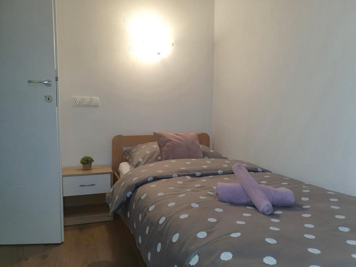 Apartment Rados Dugopolje Luaran gambar