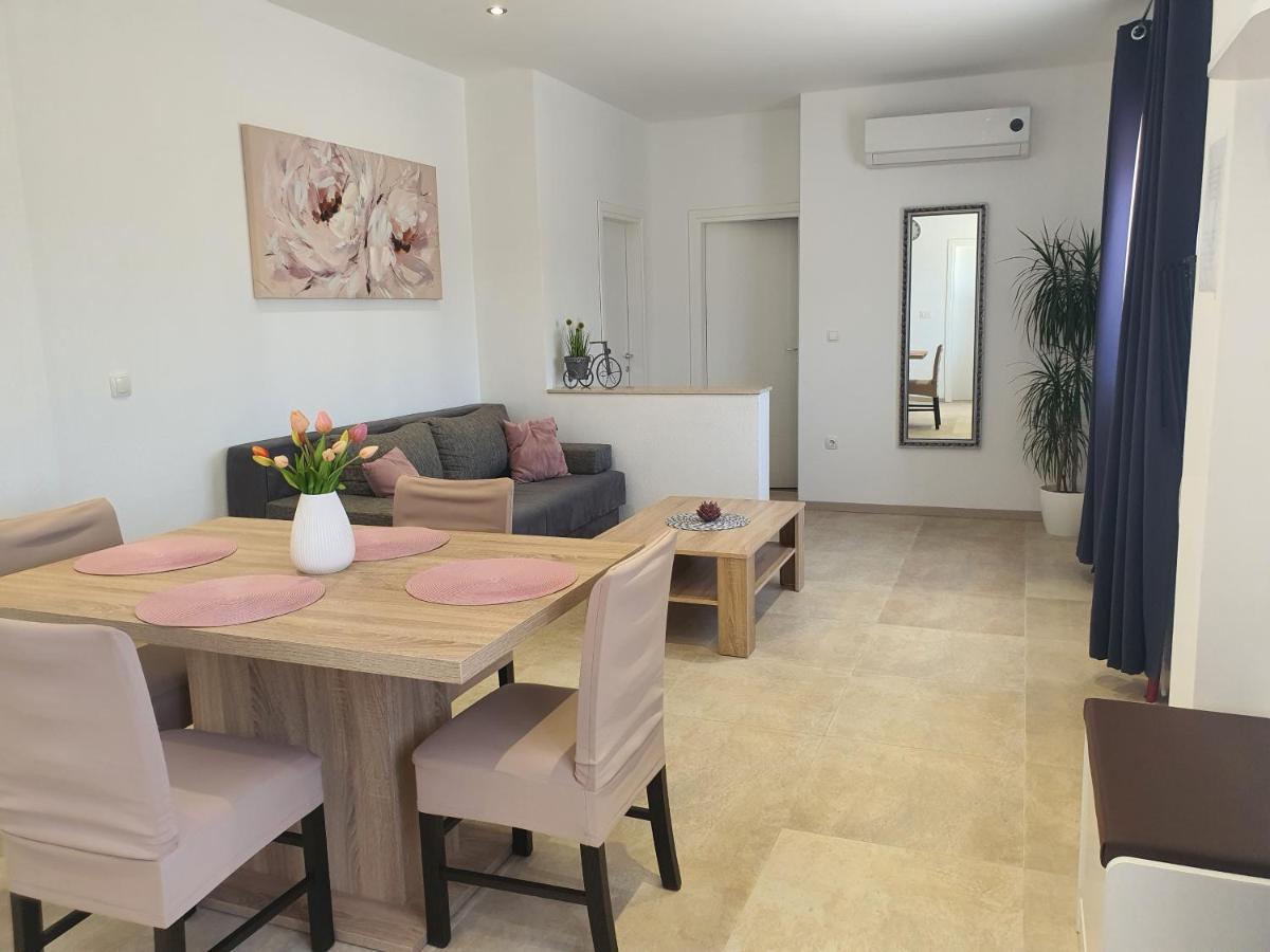 Apartment Rados Dugopolje Luaran gambar