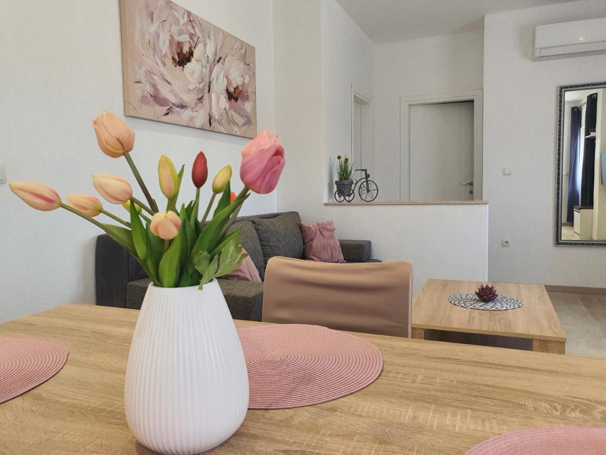 Apartment Rados Dugopolje Luaran gambar