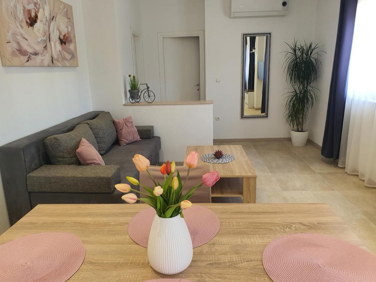 Apartment Rados Dugopolje Luaran gambar