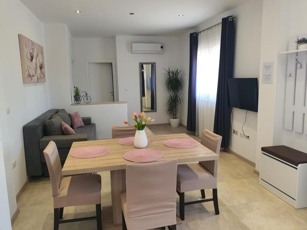 Apartment Rados Dugopolje Luaran gambar