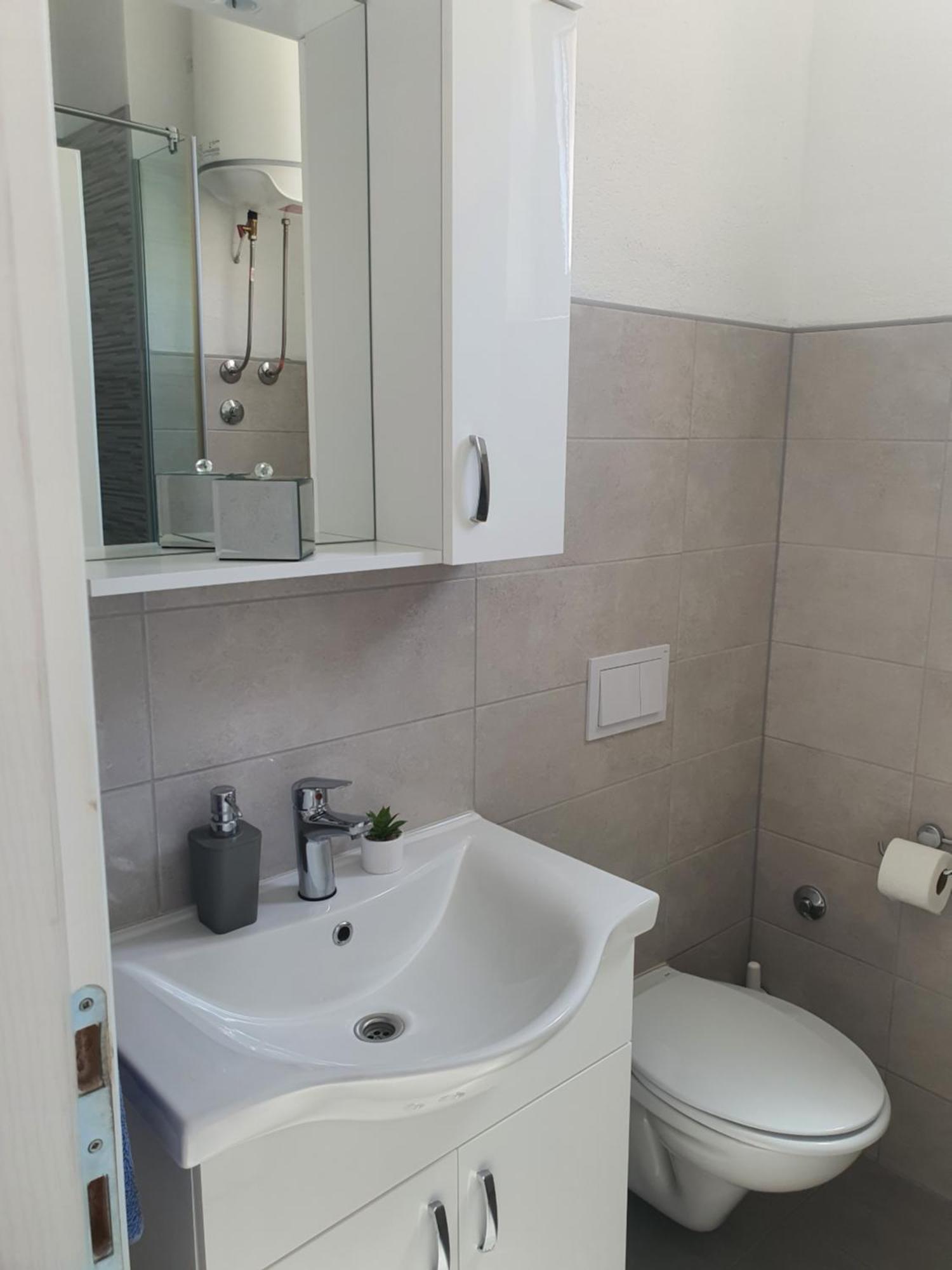 Apartment Rados Dugopolje Luaran gambar